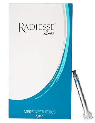 Radiesse tratamiento 3D - Caja y jeringa de Radiesse® Duo 3.0cc de Merz Aesthetics, relleno dérmico utilizado para restaurar volumen y estimular la producción de colágeno en tratamientos faciales y corporales.