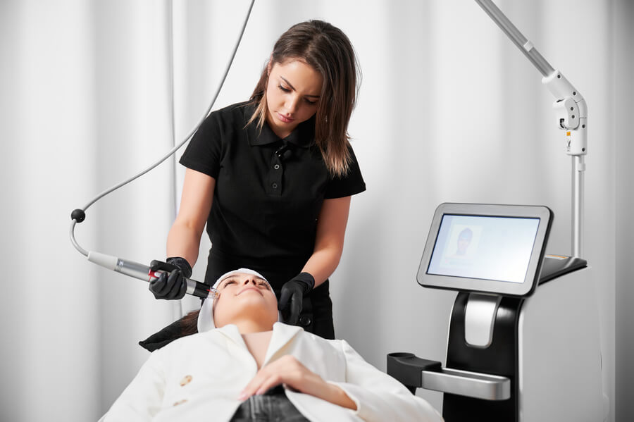 Sculptra vs HarmonyCA: ¿Cuál es Mejor?
